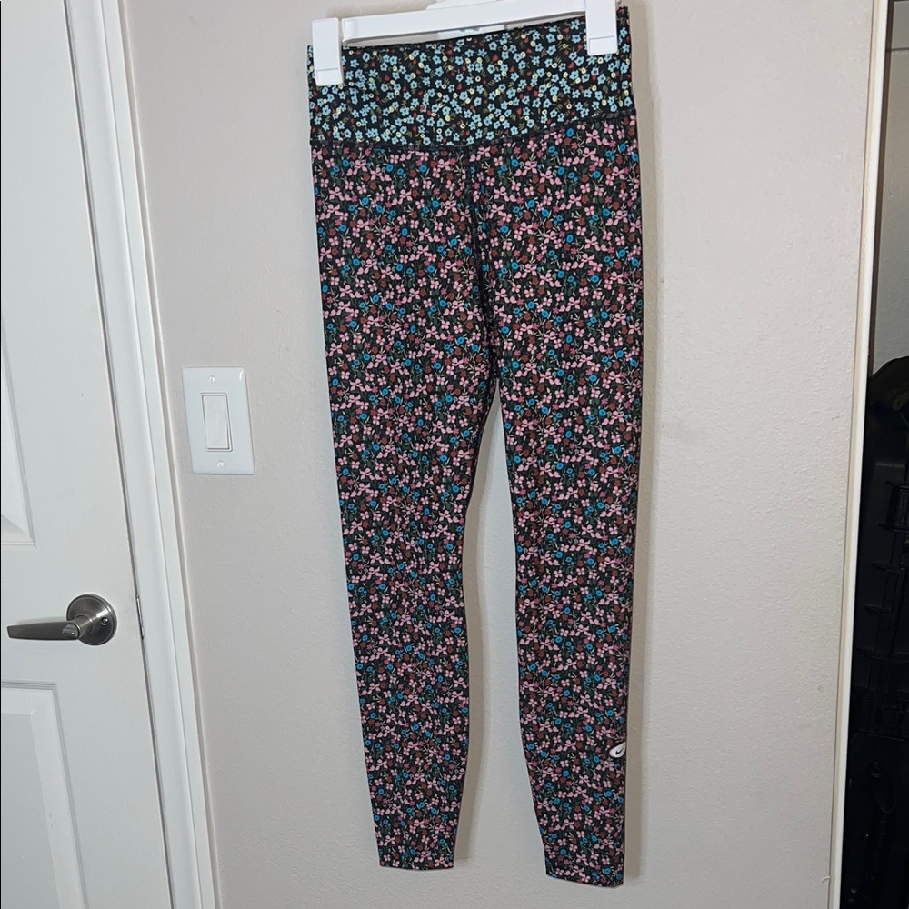 Nike Dri-Fit Black Floral Leggings